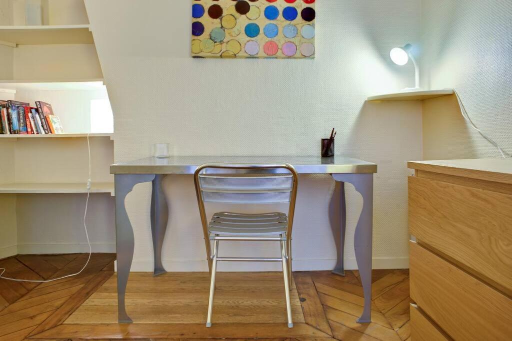 Apartamento Place De L'odeon Sur Cour Tres Calme París